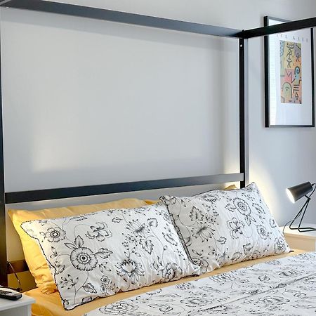 Torre 24 - Luxury Naviglio Suite Mailand Exterior foto